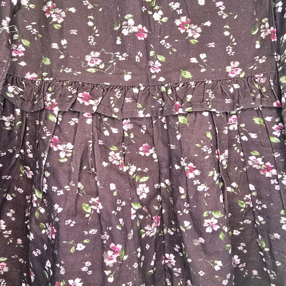 Gap long sleeve Floral smocked dress in a size 5.  New with tags.